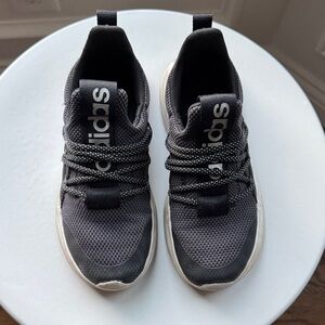 Kids Adidas Black Athletic Shoes Size US 1.5